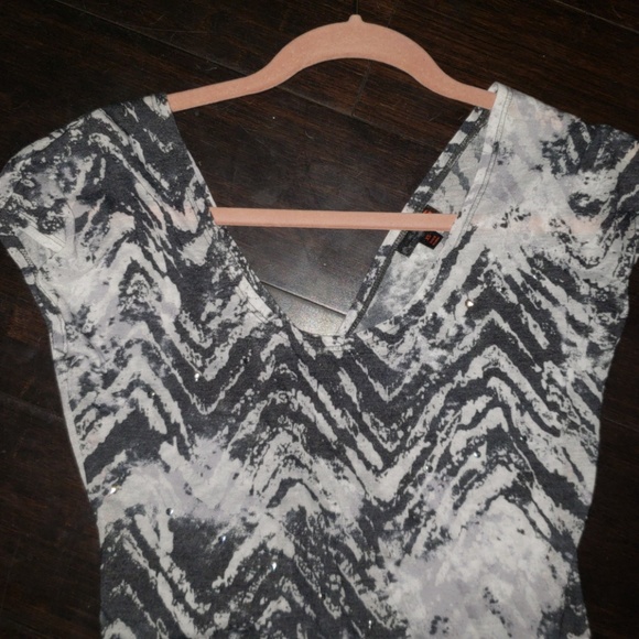 Open back tank top - Picture 2 of 8